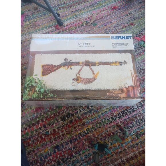 Deadstock Bernat tabriz larch hook musket kit new sealed colonial large rug